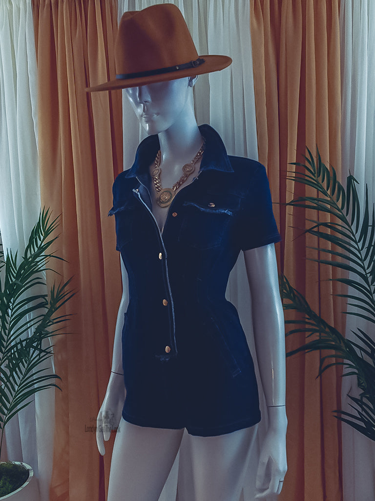 Rock my world in these two tone classic stylish Fedora Felt Hat features a wide Brim, leather belt with buckle panama style. Ready to turn head? Can be worn with any of our jeans from the Jeans out denim Collection a bustier/crop top with heels to bring out that fashionable fashionista in you.