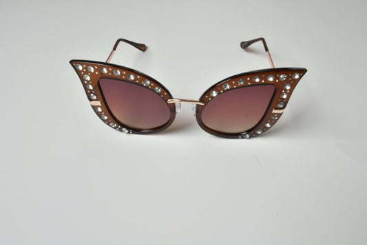 Shady Londyn Cat Eye Sunglasses for women, Trendy Fashion Sunglasses, Classic Fit, UV 400 Protection.