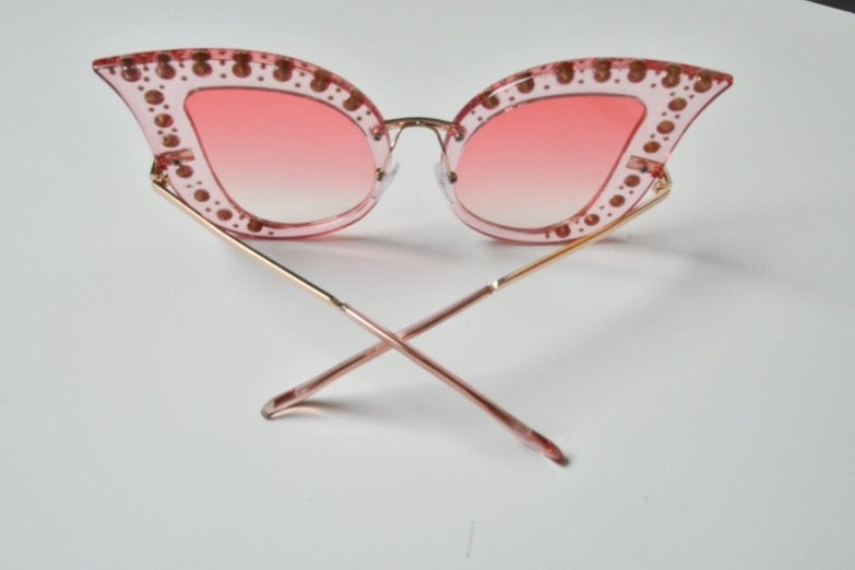 Shady Londyn Cat Eye Sunglasses for women,  Trendy Fashion Sunglasses, Classic Fit, UV 400 Protection.