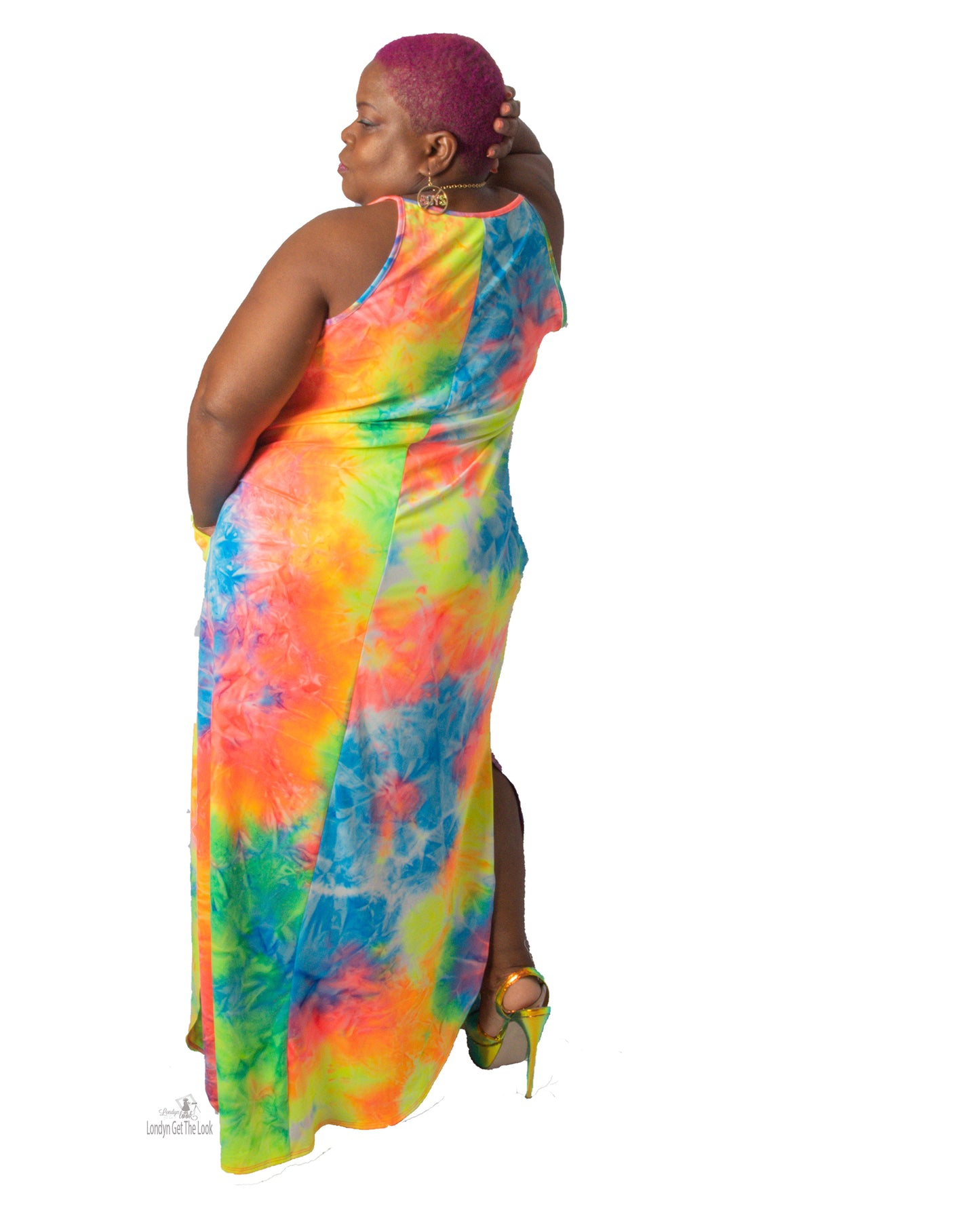 Tie Dye plus size gorgeous and colorful multi print maxi dress, fun and flirty with side slits have side pockets and a round neck.